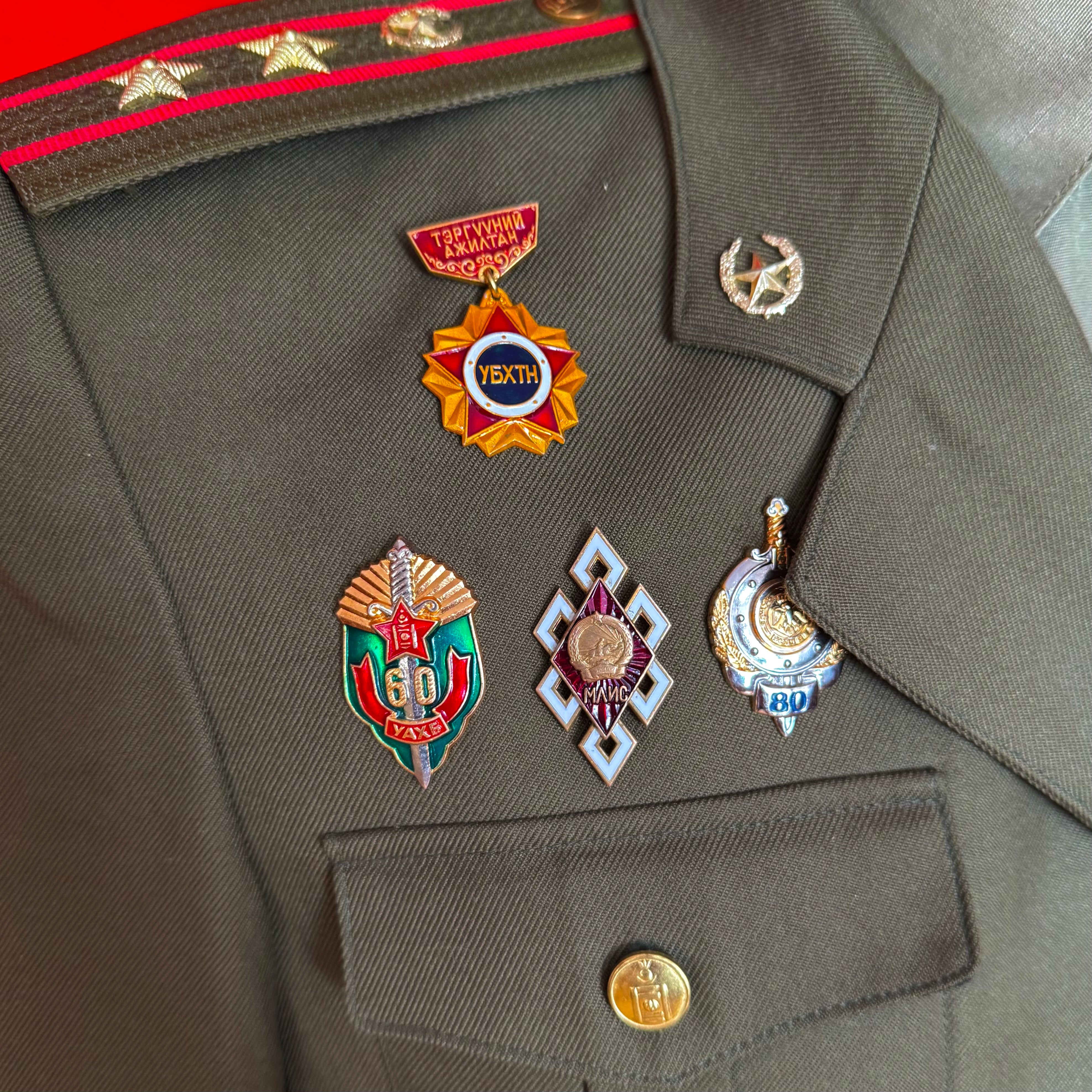 1990s Mongolian Internal Troops Lieutenant Colonel Daily Service Uniform with Original Badges & Ribbon Bar – Rare Complete Set