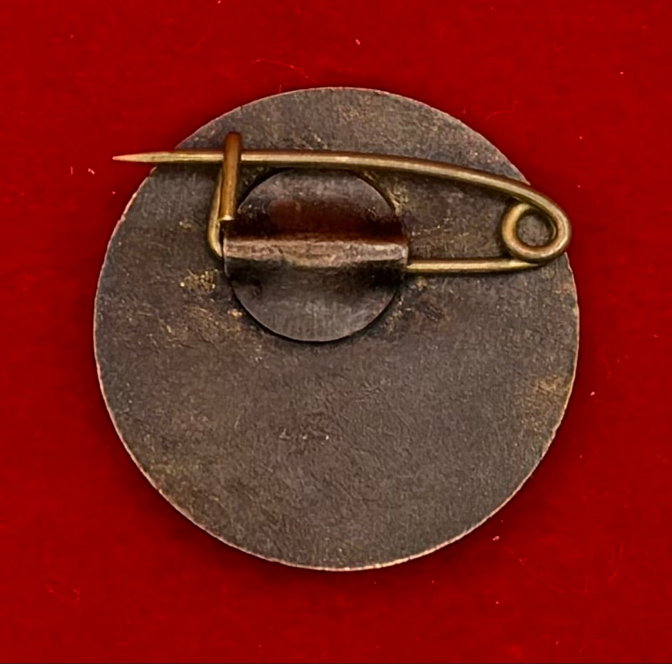 PRC China Communist Party Mao Zedong Enamel Badge