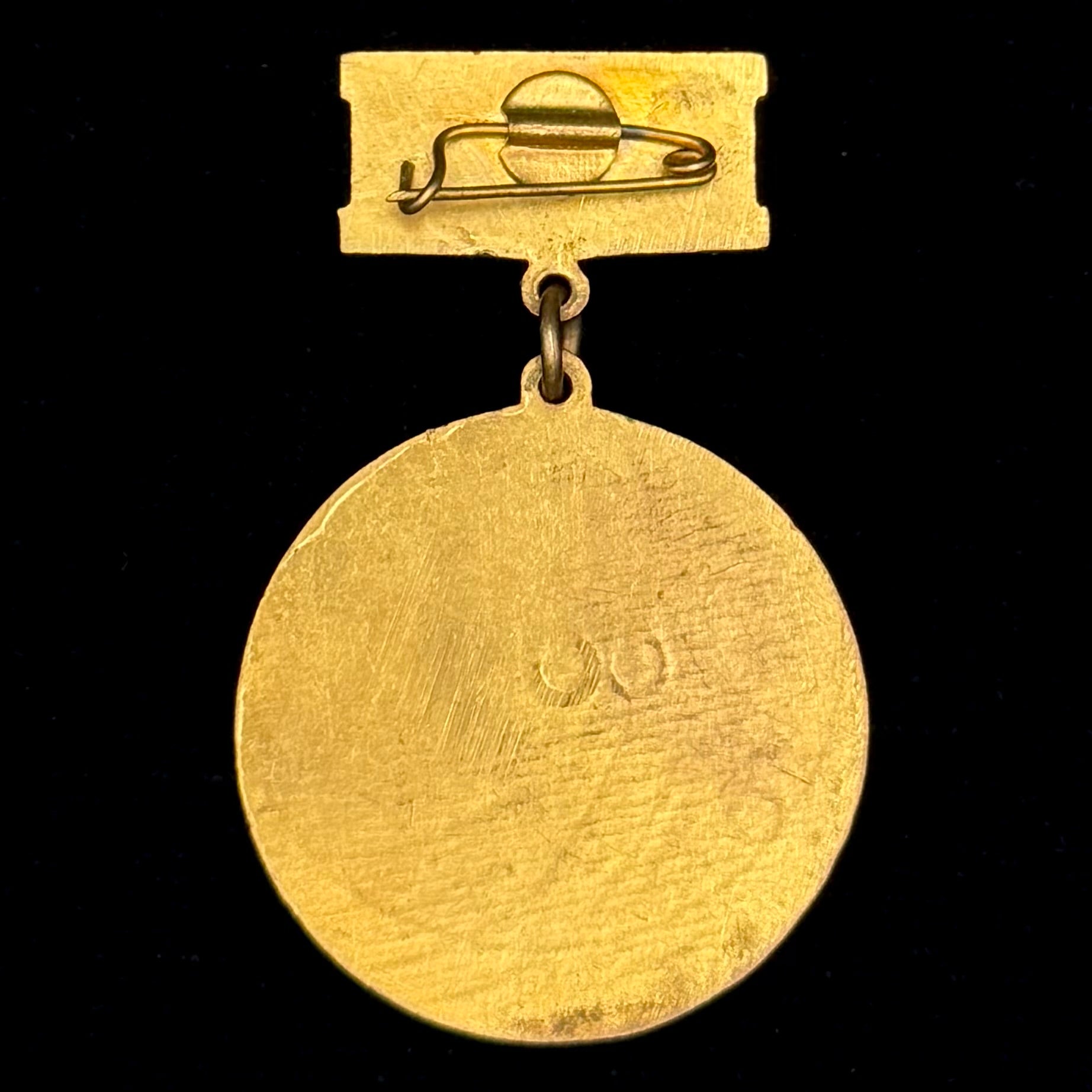 1980s Mongolian Revolutionary Youth League “Glory of Labor” Gold Medal – Rare Official Issue