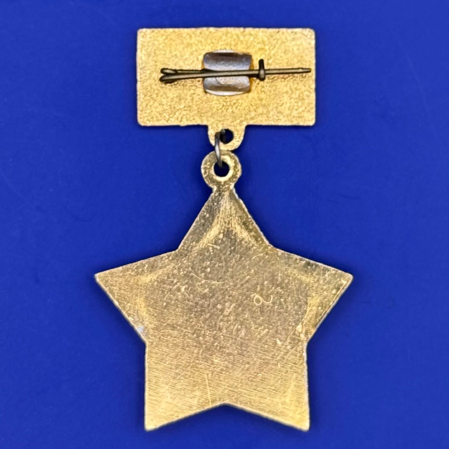 1980s Defense Assistance Golden Star Honorary Badge