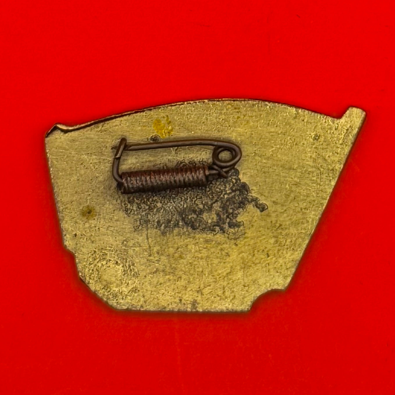 1962 Sukhbaatar Province 20th Anniversary Badge – Red Flag Enamel