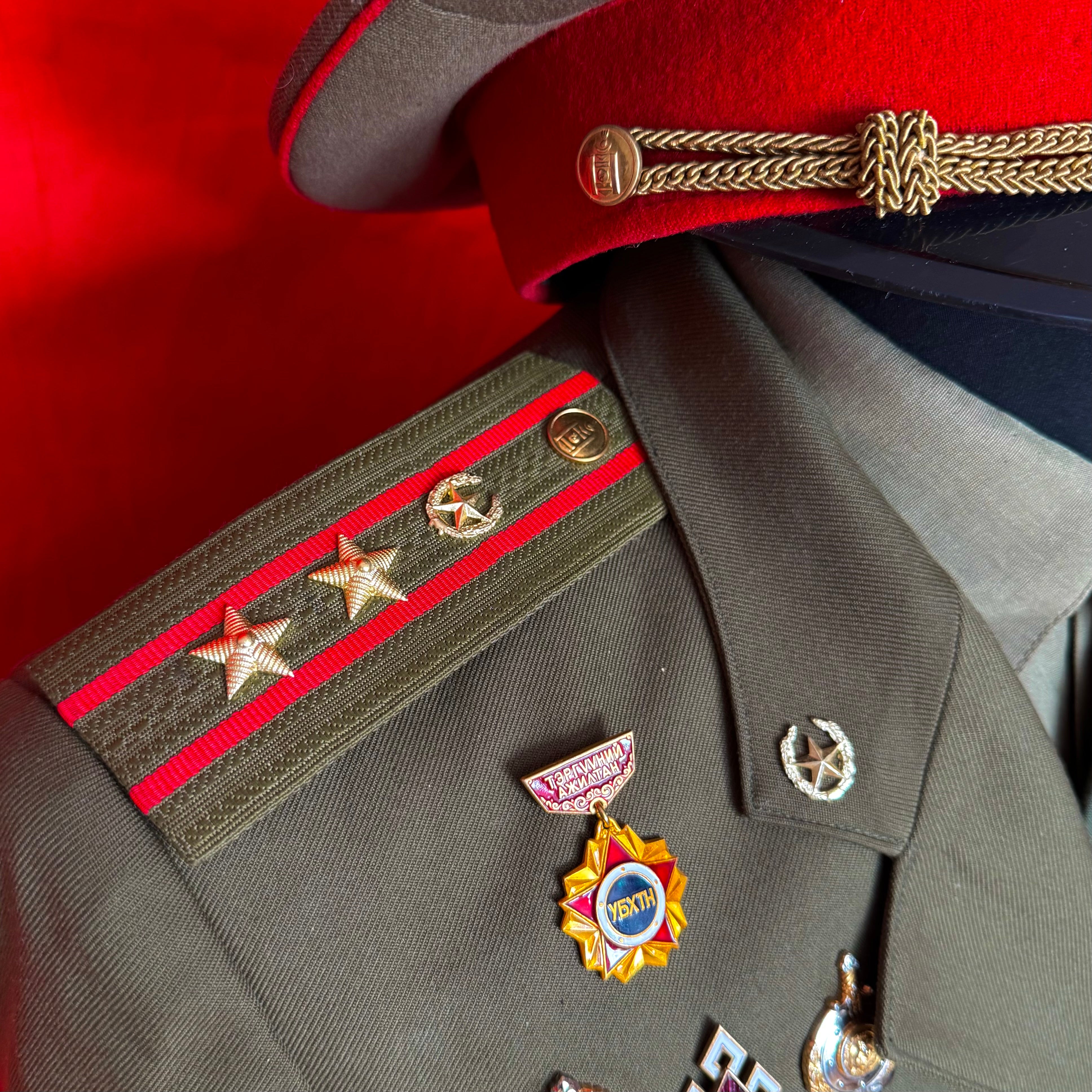1990s Mongolian Internal Troops Lieutenant Colonel Daily Service Uniform with Original Badges & Ribbon Bar – Rare Complete Set