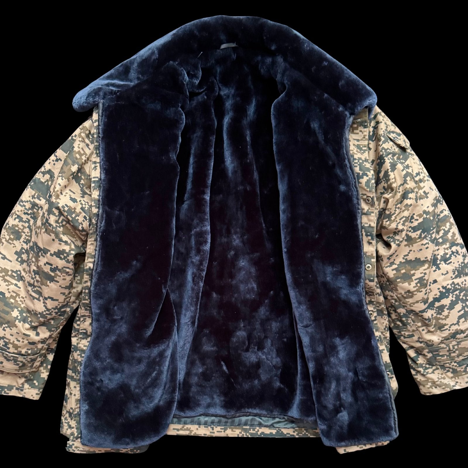 Mongolian Army Officer Winter Camouflage Uniform Set – Sheepskin Lined Jacket & Insulated Pants, Size Large, Unworn Original Issue